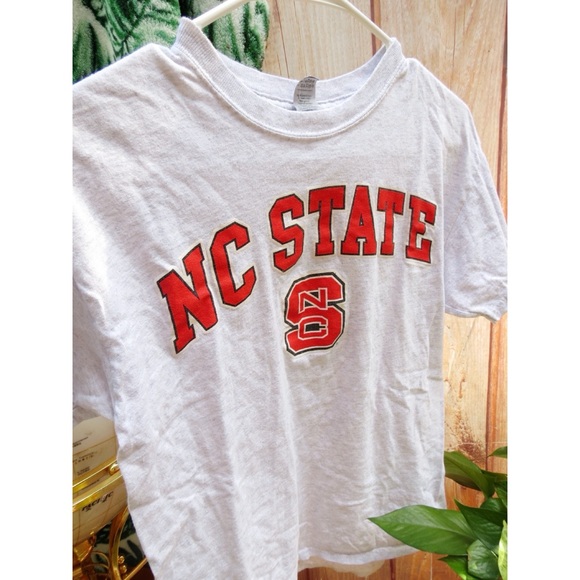Vintage NC State boyfriend tee 🍄 - Picture 2 of 5
